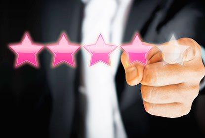 Digital Marketing agency Dubai hand pointing to 4 stars rating